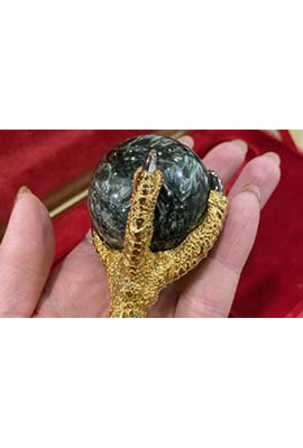 Украшенная трость как знак особого расположения к человеку